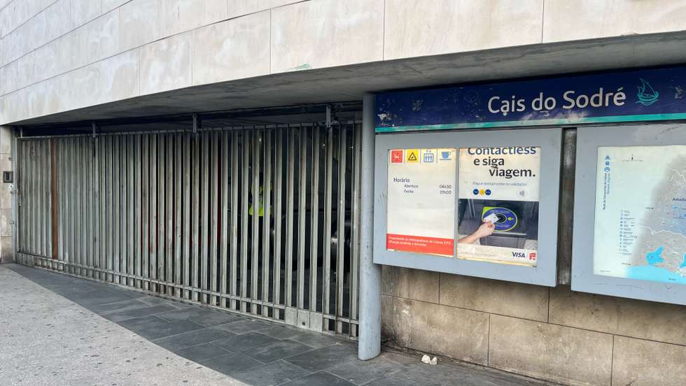 Metro de Lisboa com estações fechadas
