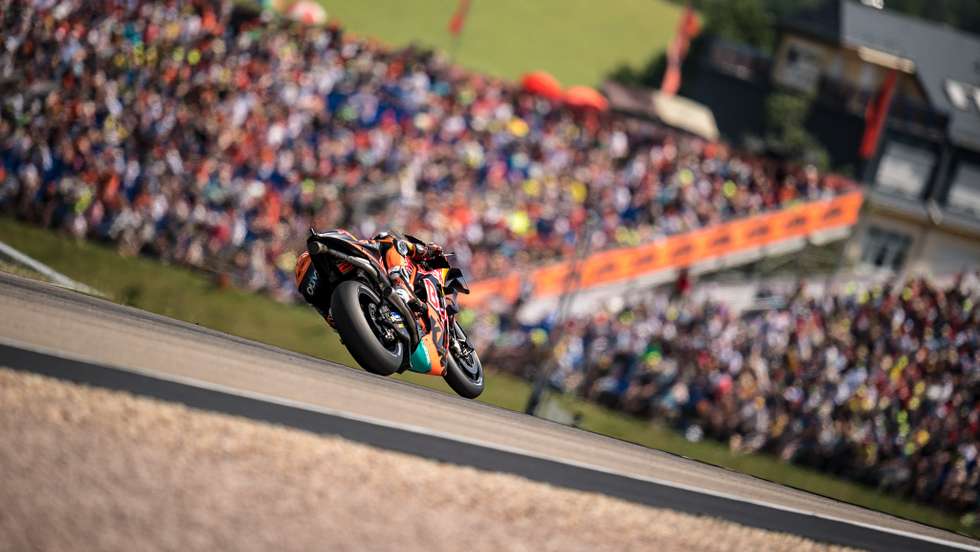Miguel Oliveira voltou a fechar no top 10 a corrida do MotoGP com mais público e também o evento na Alemanha com maior assistência este ano