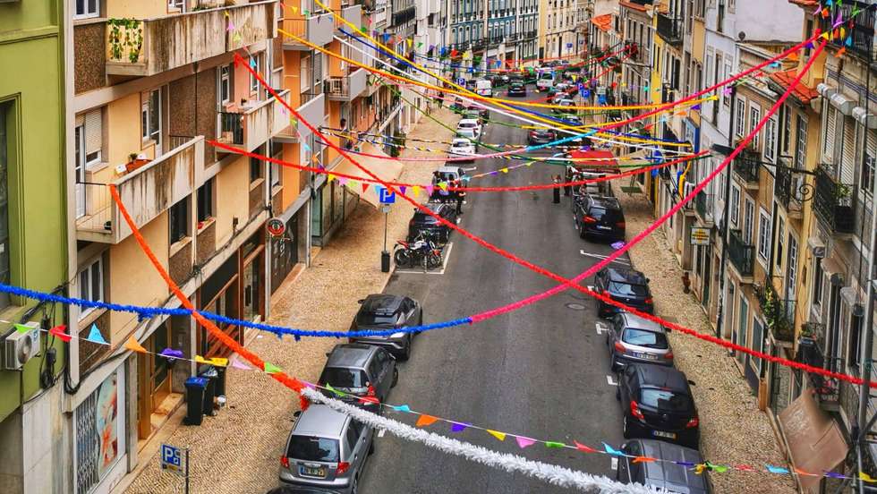 Esta é a segunda petição promovida pela associação de moradores Vizinhos de Arroios em defesa da 10.ª esquadra da Polícia de Segurança Pública (PSP), que "está ainda em curso e procura atingir os 7.500 subscritores para poder ser discutida em plenário da Assembleia da República"