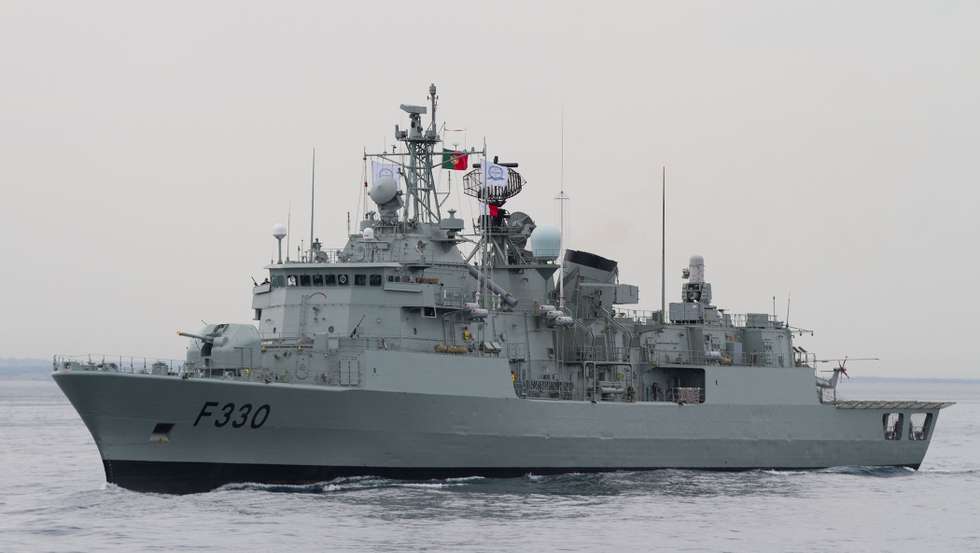 Fragata Vasco da Gama esteve na missão de acompanhamento dos três navios russos