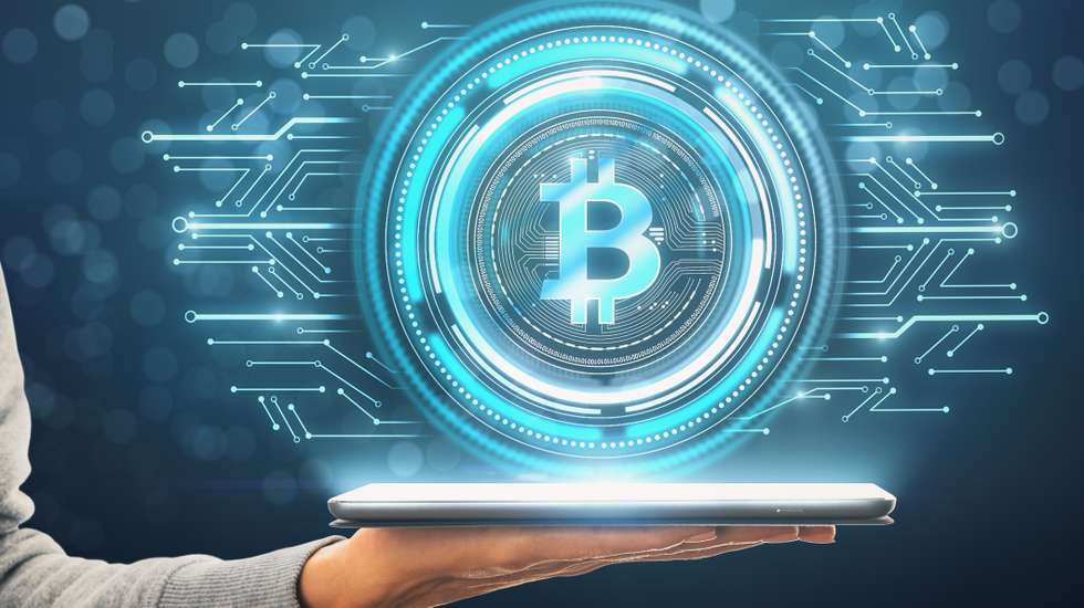 Neste caso, as vítimas são convencidas a fazer investimentos em criptomoedas com a promessa de enorme rentabilidade e reduzido risco financeiro associado