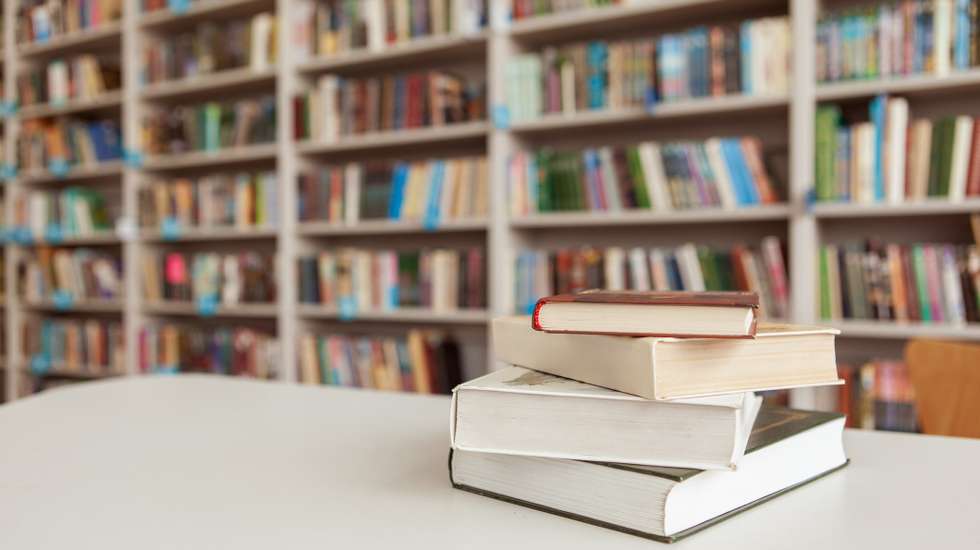 Foram selecionadas obras nas áreas da ficção, poesia, literatura juvenil, ensaio e dramaturgia, com especial destaque nas traduções da obra "Os Lusíadas"