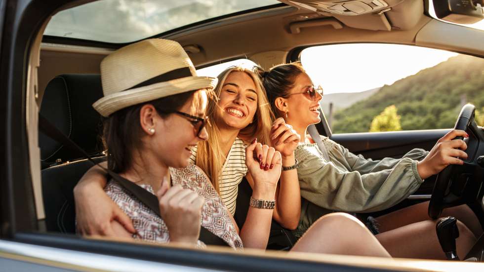 Estados-membros propõem condução rodoviária acompanhada aos 17 anos