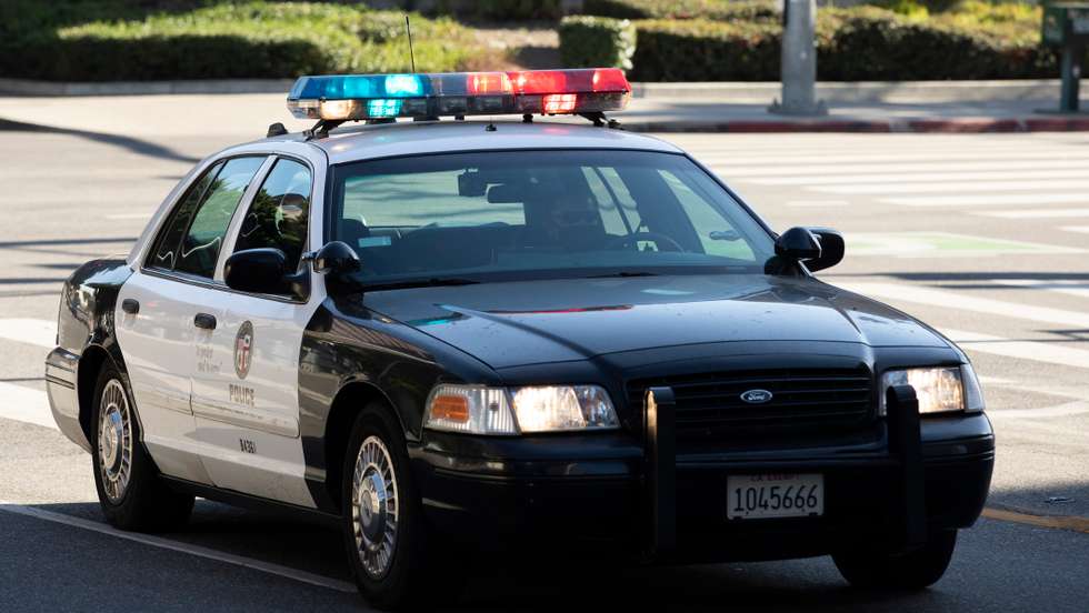 Um carro-patrulha do Departamento da Polícia de Los Angeles