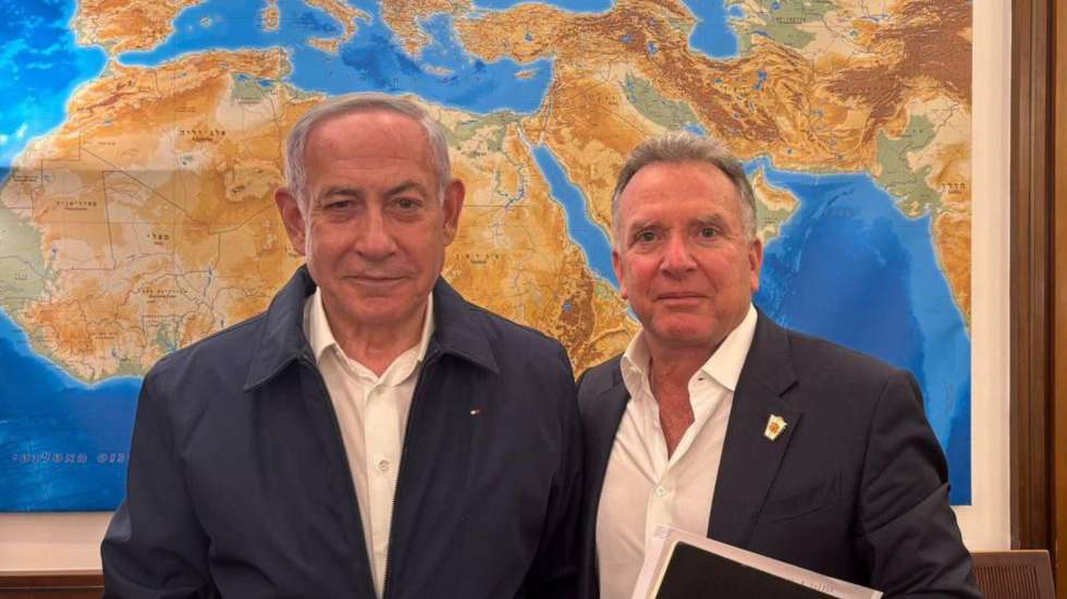 Apesar da expressão facial que transmite confiança e serenidade, Netanyahu teve uma reunião "muito tensa" com Steven Witkoff, o enviado especial de Trump para o Médio Oriente