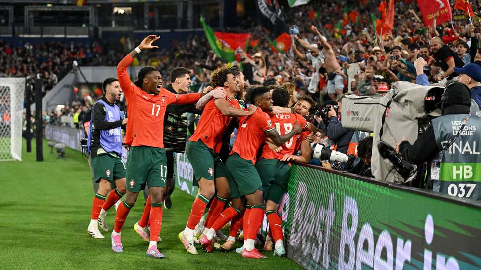 Portugal bateu a Espanha nas grandes penalidades, fez a festa em Munique e regressou esta segunda-feira de manhã a Lisboa