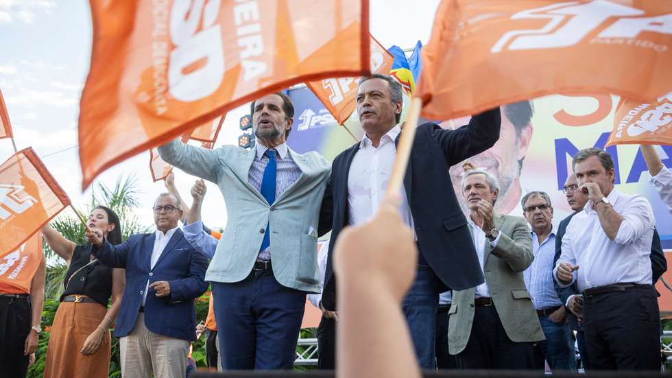 Miguel Albuquerque (à esquerda) e Pedro Calado (à direita). Calado foi detido e Albuquerque é considerado suspeito
