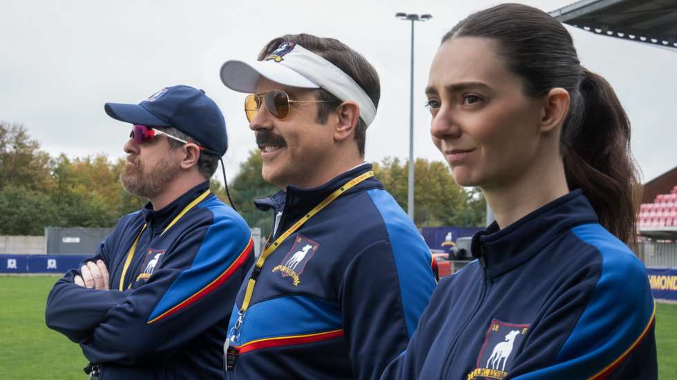 Brendan Hunt (o alucinado e leal coach Beard), Jason Sudeikis (o nosso Ted) e Tanya Reynolds (a treinadora Alice Chilton)