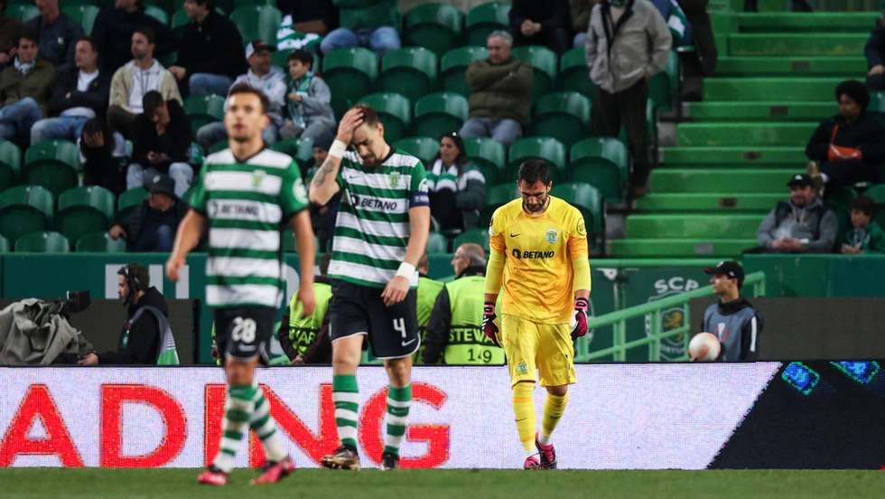 Adán errou no lance do golo do Midtjylland.