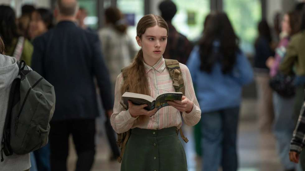 A Carrie interpretada por Summer H Howell quer pertencer, quer pertencer tanto que não percebe porque é que o mundo não a quer
