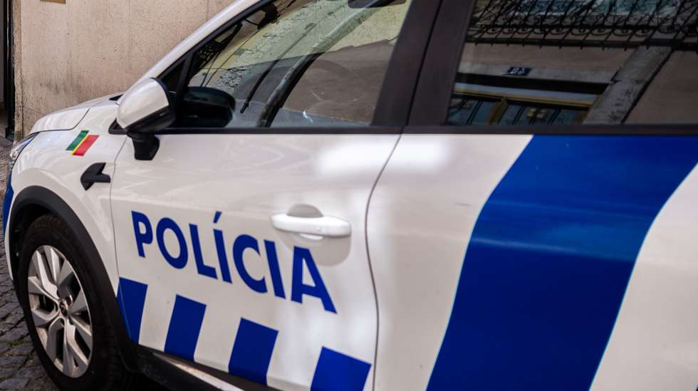 Na sequência das detenções e das buscas domiciliárias, procedeu-se à apreensão de diversa documentação e prova digital