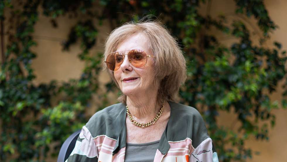 Fã das lentes claras, Linda reviu em Lisboa uma história que ficou em stand by no final dos anos 80. Em 2003, depois de revirar antigas caixas em casa, o filho Simon resgatou as primeiras criações e relançou a marca
