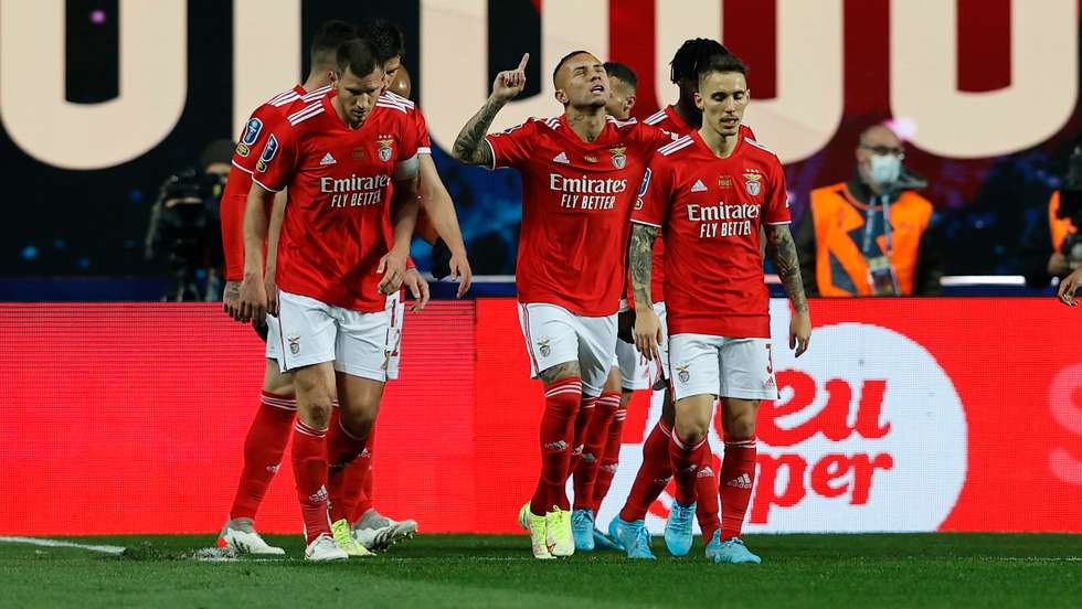 Everton voltou a marcar um grande golo na Final Four da Taça da Liga mas foi insuficiente para evitar nova derrota do Benfica