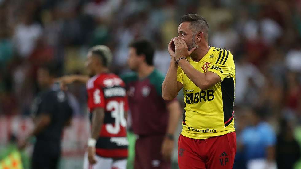 Vítor Pereira "vingou" a derrota na Taça Guanabara com o Fluminense e leva dois golos de vantagem para a segunda mão do Campeonato Carioca