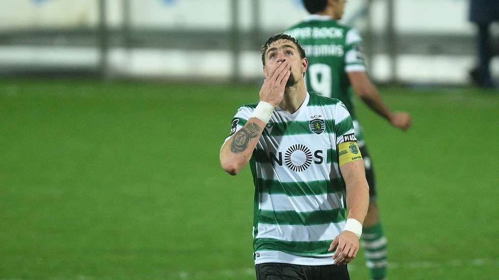 Coates fez a reviravolta em menos de dez minutos com dois golos, o último nos descontos, e não esqueceu no final o amigo Santiago García