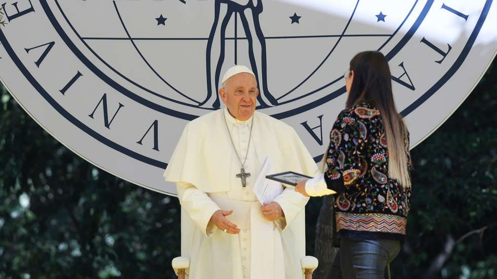 O testemunho de Mahoor Kaffashian foi um dos quatro ouvidos pelo Papa Francisco esta quinta-feira na Universidade Católica