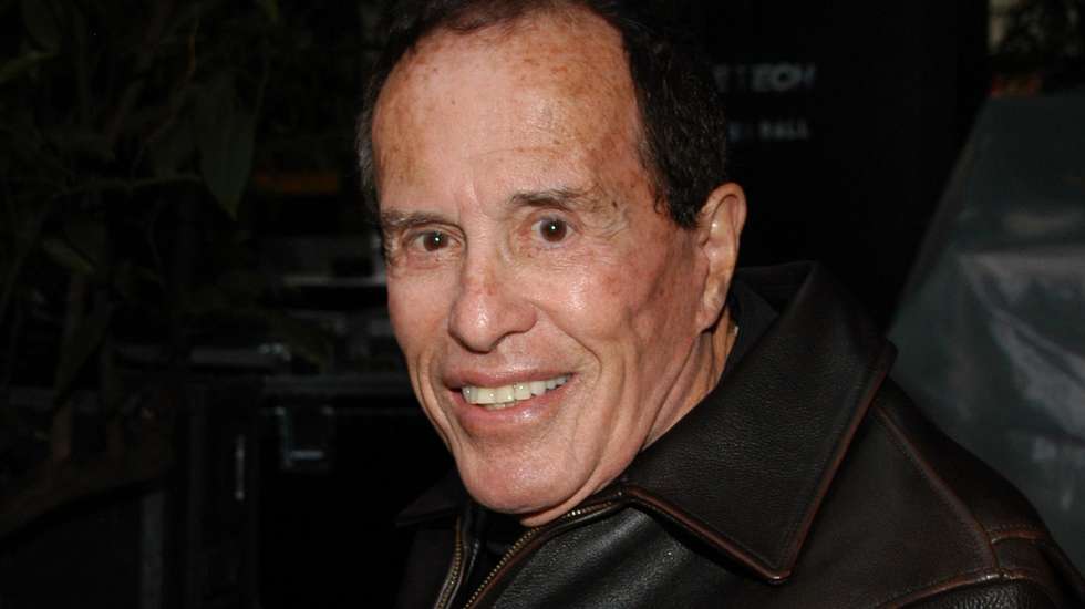 Morreu cineasta e artista visual Kenneth Anger – Observador