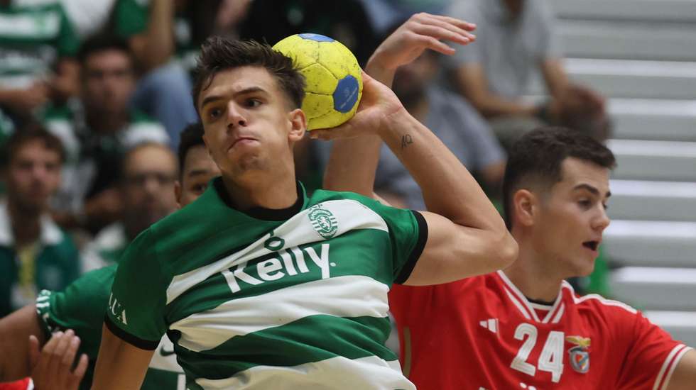 O Sporting precisa apenas de empatar frente ao FC Porto para se sagrar campeão nacional de andebol