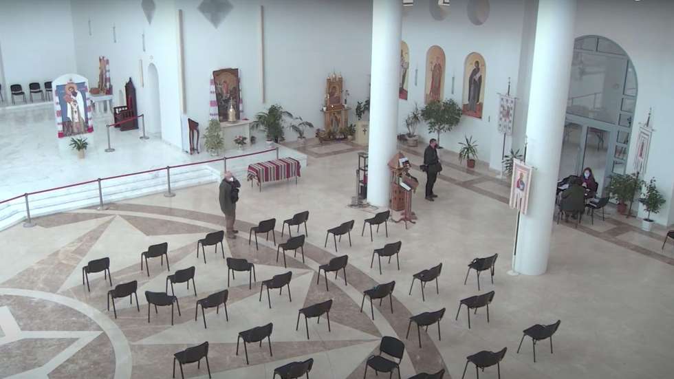Igreja católica grega em Kiev, Ucrânia, funciona como centro de vacinação