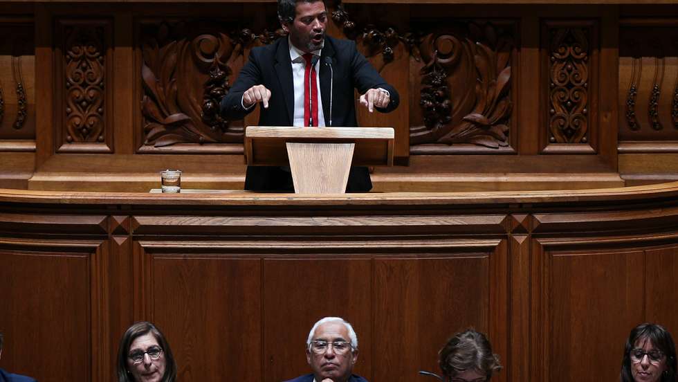 Sessão plenária na Assembleia da República, com a presença do Governo para o debate do estado da Nação. O presidente e deputado do Chega, André Ventura e o primeiro-ministro, António Costa Lisboa, 20 de Julho de 2022. FILIPE AMORIM/OBSERVADOR