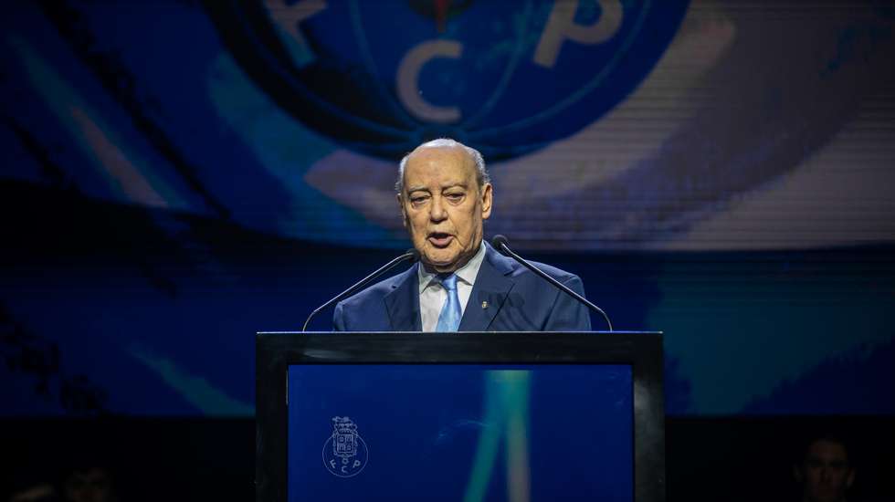 Pinto da Costa anunciou algumas operações de peso na FC Porto SAD em entrevista à SIC, dizendo que as mesmas seriam explicadas na próxima sexta-feira