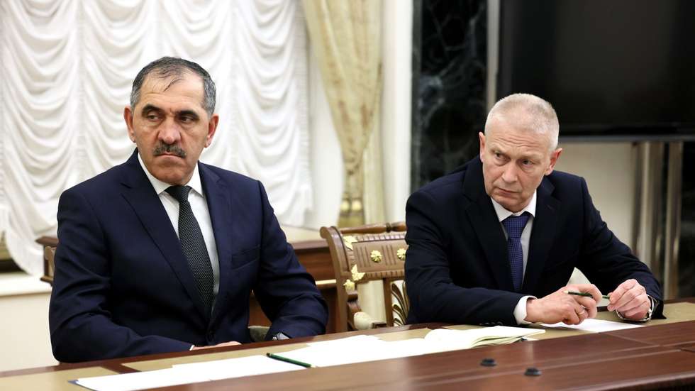 O vice-ministro da Defesa russo, Yunus-Bek Yevkurov, e Andrei Troshev
