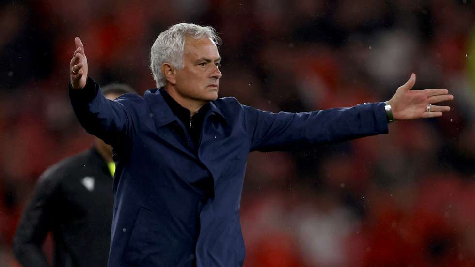 O técnico voltou a deixar Pavlidis no banco e apostou em Ivanovic