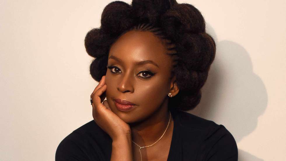 A obra de Chimamanda Ngozi Adichie não se confina numa vida, numa perspectiva, numa personagem, num país