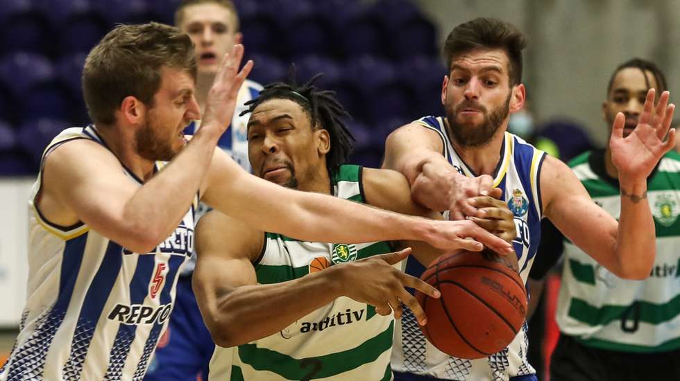 John Fields foi muito importante para o Sporting na luta das tabelas contra Miguel Queiroz e Brad Tinsley