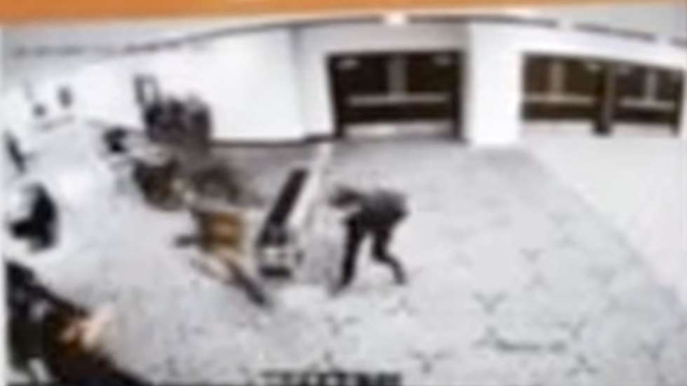 Captura de ecrã de vídeo do tiroteio no Jantar dos Correspondentes da Casa Branca, onde estava Donald Trump Washington, 25 de abril de 2026