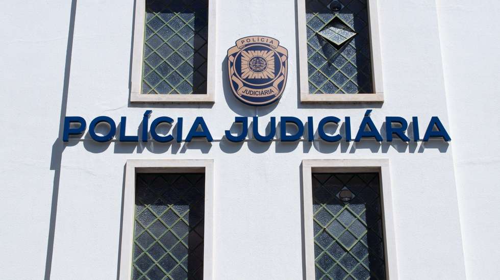 O homem, estrangeiro, acabou por pagar e, após ser libertado, denunciou o caso às autoridades