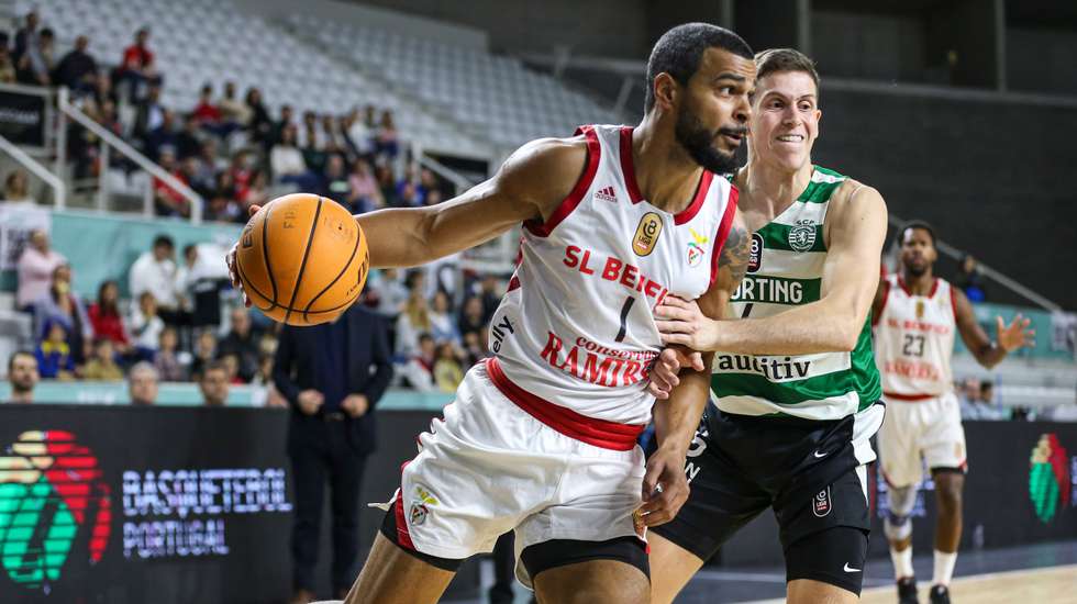 Aaron Broussard não teve um encontro como já fez pelo Benfica mas, na hora da verdade, voltou a mostrar que é um dos melhores jogadores em Portugal