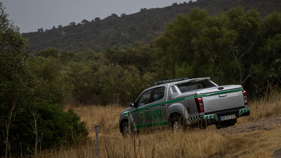 As buscas envolveram mais de uma dezena de operacionais, auxiliados por diversos veículos, dos bombeiros e da GNR