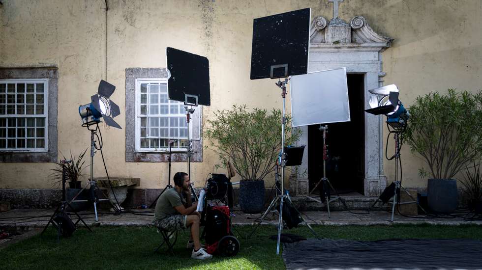 11 de Maio de 2022 - Portugal, Paço de Arcos, Quinta do Torneiro. Reportagem na rodagem da série Pôr do Sol. Está a ser gravava a segunda temporada da séreie portuguesa. FRANCISCO ROMÃO PEREIRA/OBSERVADOR
