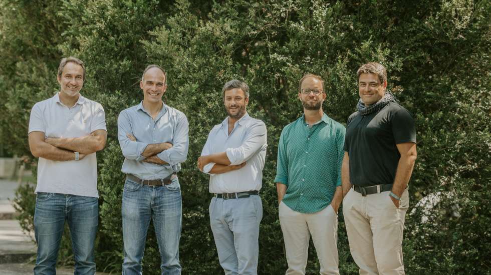 Em abril deste ano, a Beta-i anunciou um novo posicionamento e deixou de ser uma associação sem fins lucrativos para ser uma consultora de inovação colaborativa
