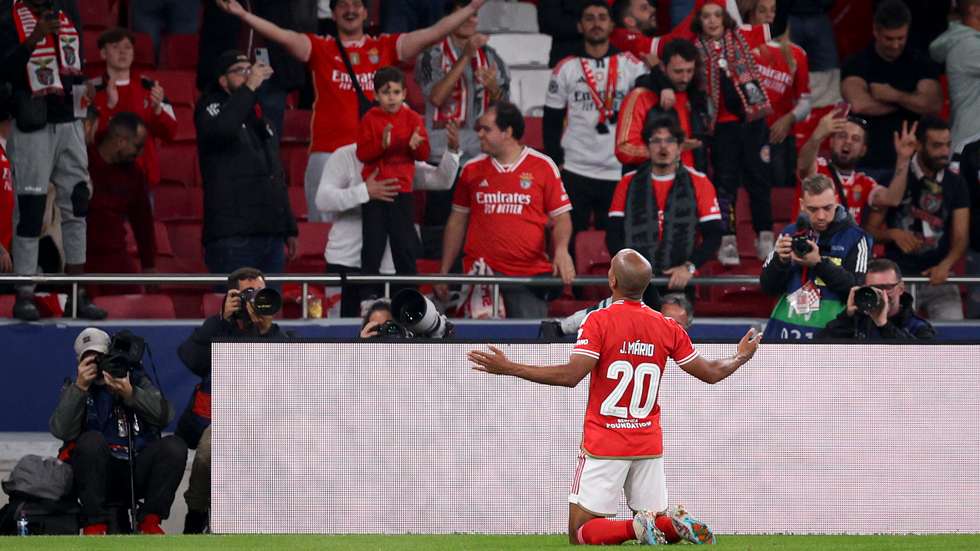 João Mário tornou-se o primeiro jogador do Benfica a marcar três golos num jogo da Champions no atual formato mas primeiro hat-trick da carreira não chegou para Benfica vencer o Inter