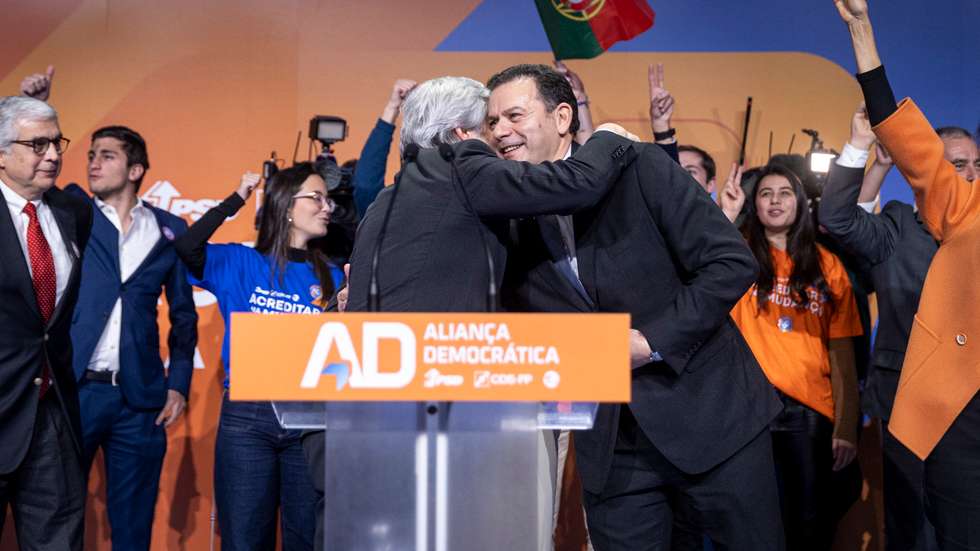 O Tribunal Constitucional (TC) tinha recusado a primeira proposta "AD - Aliança Democrática - PSD/CDS" para as legislativas antecipadas de 18 de maio, alegando que podia induzir em erro os eleitores