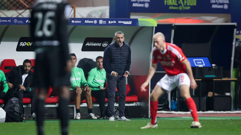 O treinador leonino não contou com Matheus Reis e Morita, que estão lesionados