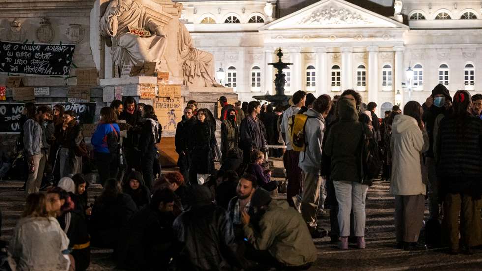 Em consequência a Associação Portuguesa de Sociologia, "solicita que os poderes públicos oiçam os problemas colocados pelos/as cidadãos/ãs nos espaços públicos"
