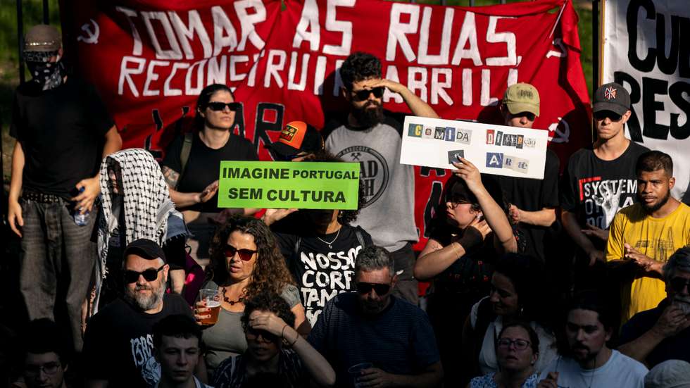 Livre, BE, PCP e PAN exigiram no domingo uma resposta firme do Governo à violência da extrema-direita