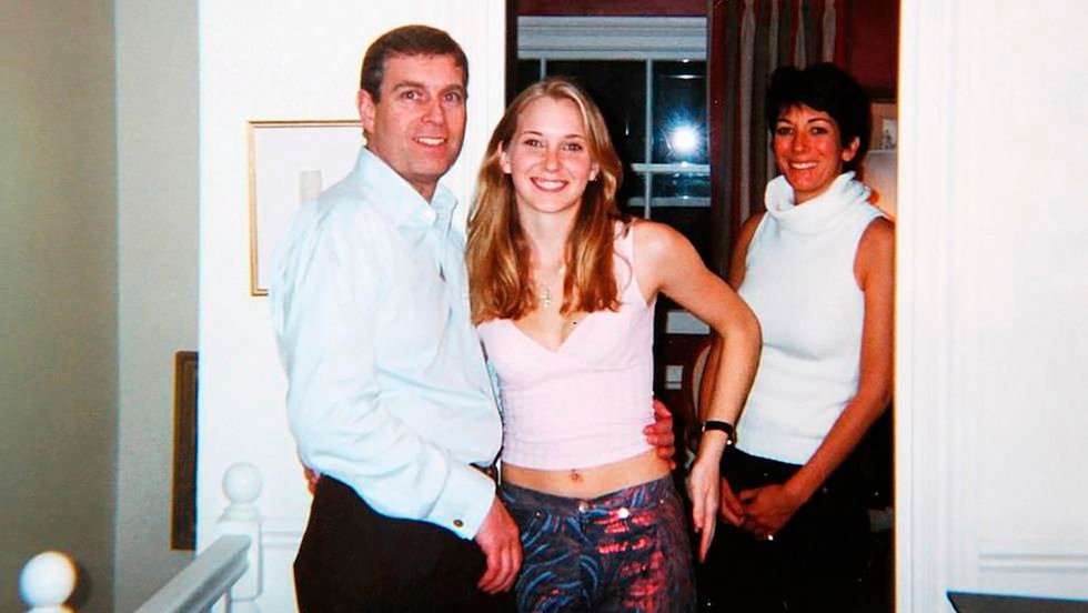 O primeiro encontro sexual entre Virginia Giuffre e o príncipe André terá ocorrido em Londres, na casa de Ghislaine Maxwell