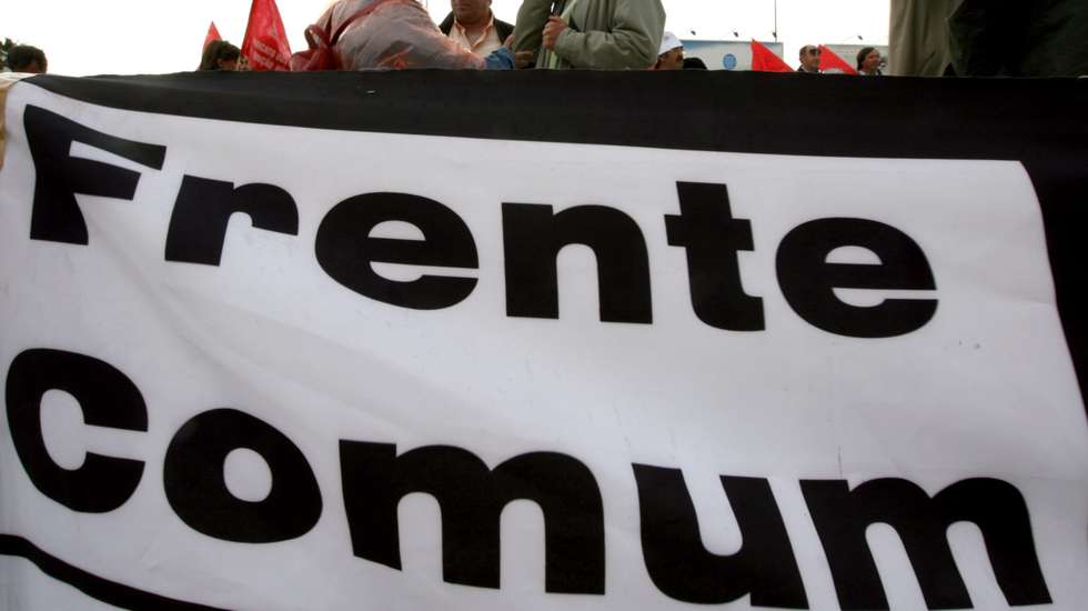 No seu caderno reivindicativo, a Frente Comum reivindica um aumento salarial de 90 euros para cada trabalhador e a valorização das carreiras na Administração Pública, entre outras reivindicações