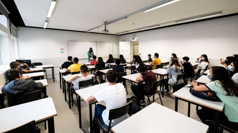 Ministério de João Costa alterou modelo das provas de aferição dos 2.º, 5.º e 8.º anos e das provas finais do 9.º ano