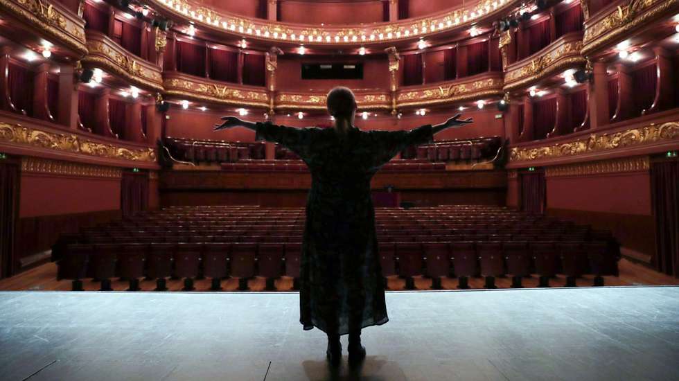 O teatro sofreu este ano obras de bastidores e esteve dois meses a programar no Lux Frágil.