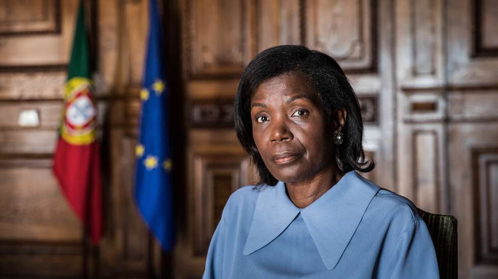 A ministra Francisca Van Dunem nomeou um grupo de trabalho que propôs a Estratégia Nacional Contra a Corrupção, cujo pacote legislativo foi aprovado esta quinta-feira pelo Conselho de Ministros