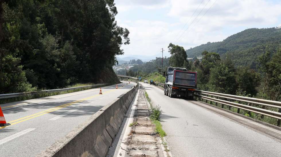 Obras de requalificação do IP3, visitadas hoje pelo ministro das Infraestruturas e da Habitação, Pedro Nuno Santos (ausente na foto), em Penacova, 5 de julho de 2019. PAULO NOVAIS/LUSA