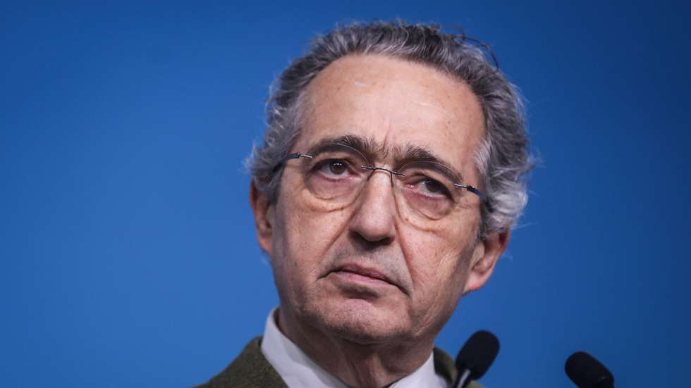 “É inaceitável que, num clima de descuido geral, os delinquentes escapem a coberto da noite e da falta de vigilância", defende Ribeiro e Castro