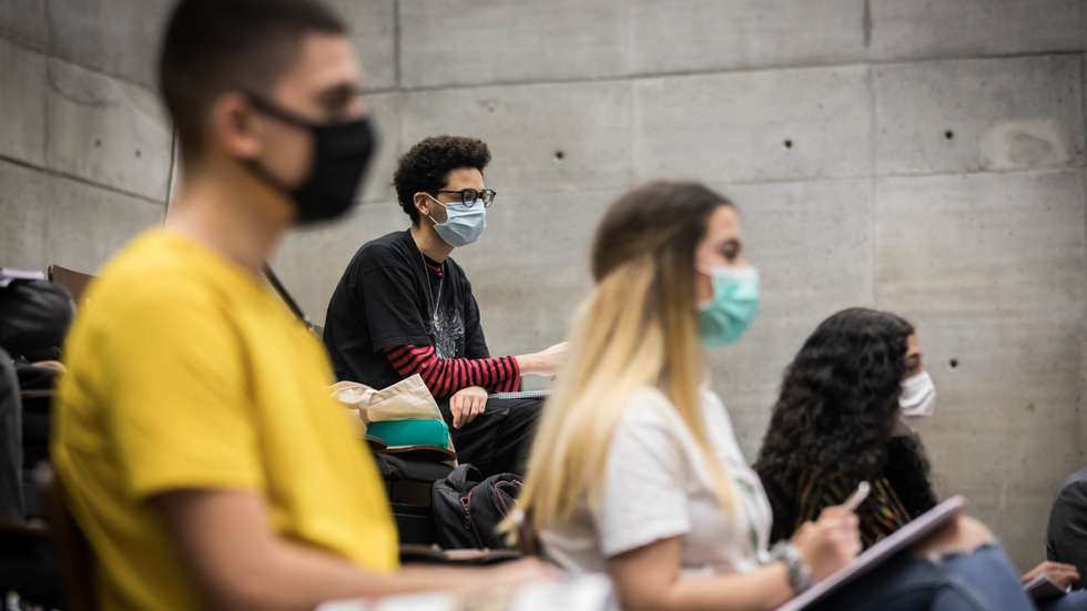 O matemático fez contas com base em dados divulgados no passado fim de semana e concluiu que "se agravaram" os casos de infetados registados entre os jovens em Portugal