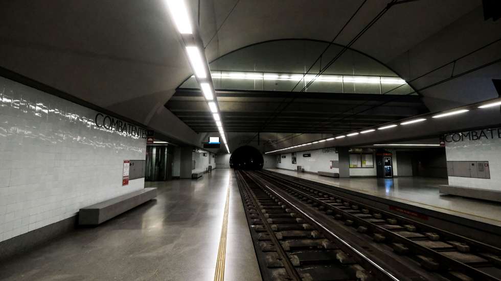 O carro foi retirado para a plataforma da estação de Ramalde onde aguardará até poder ser retirado por um reboque