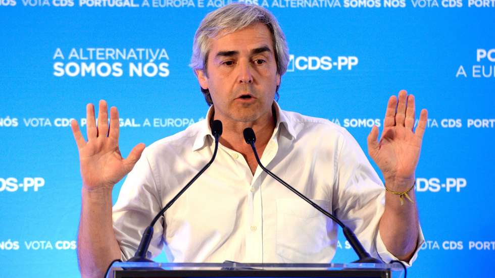 "O CDS-Partido Popular vai doer a muita gente e vai custar a muitos comentadores, mas vai sair mais forte e vai crescer nas urnas no dia 26 de setembro", defendeu Nuno Melo